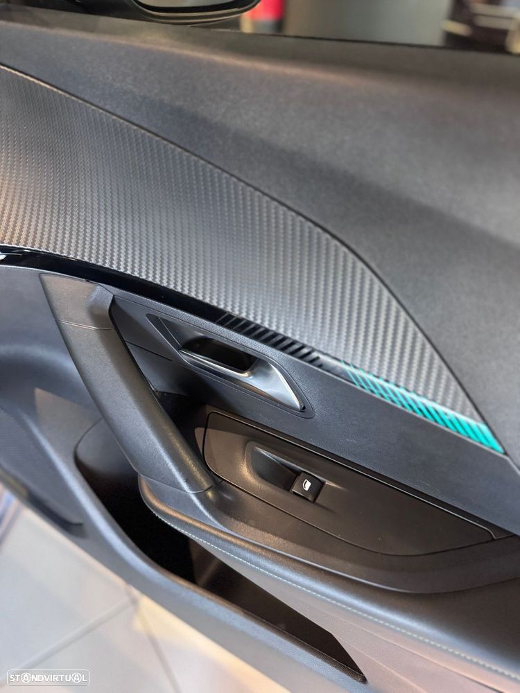 Peugeot 2008 1.2 PureTech Allure Pack - 44