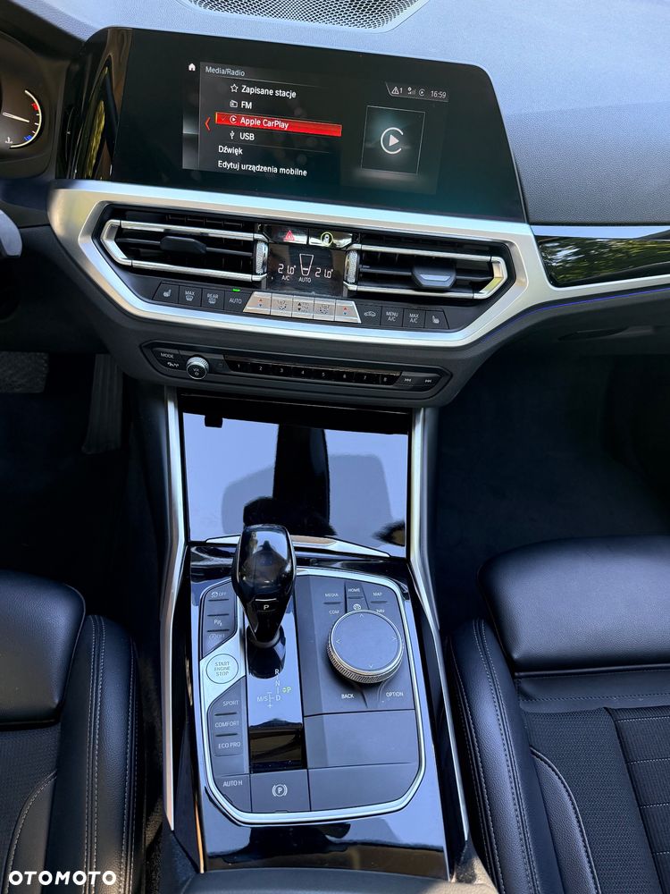 BMW Seria 3 320d Sport Line - 10