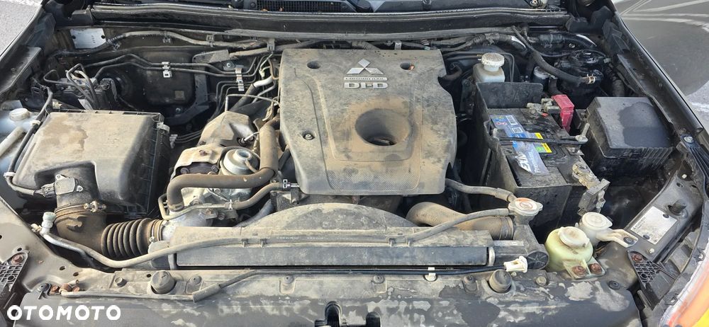 Mitsubishi L200 Pick Up 4x4 S&S Club Cab Basis - 14