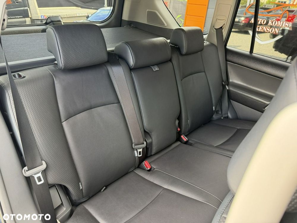 Toyota Land Cruiser LC 3.0 D-4D Executive - 32