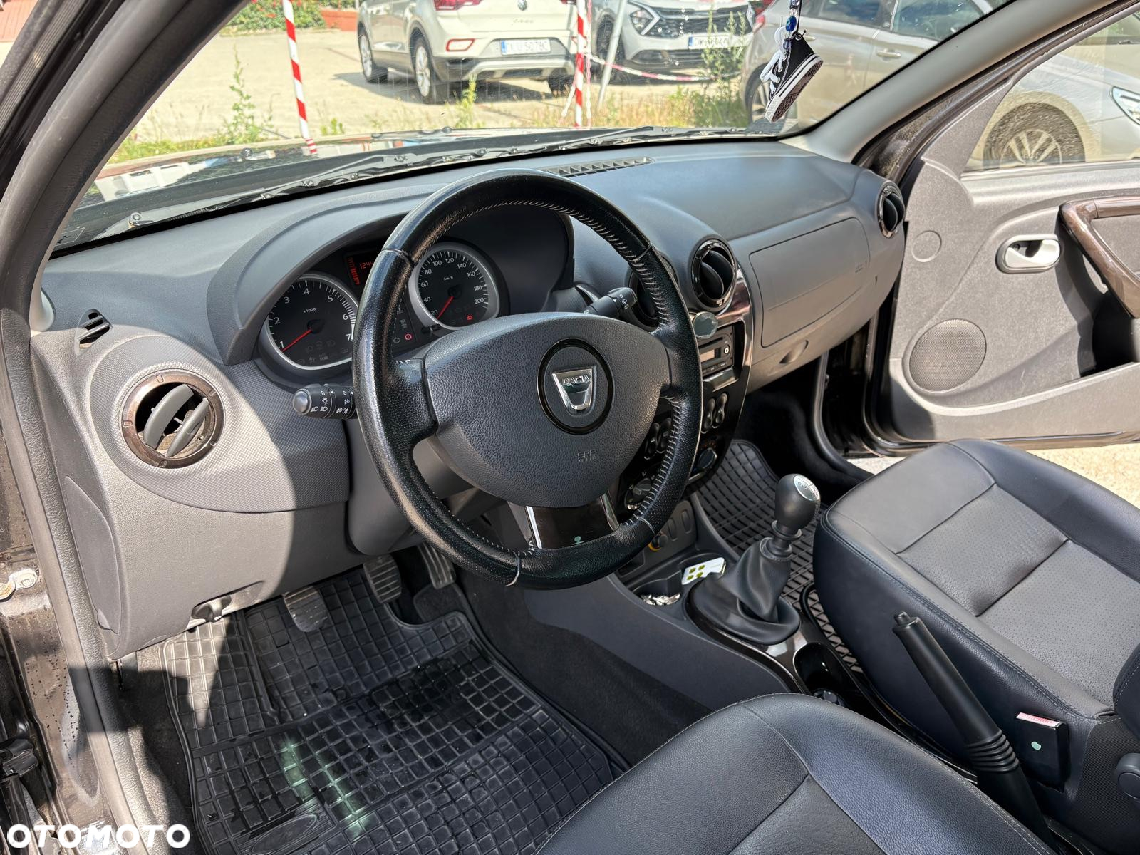 Dacia Duster 1.5 dCi Laureate - 14