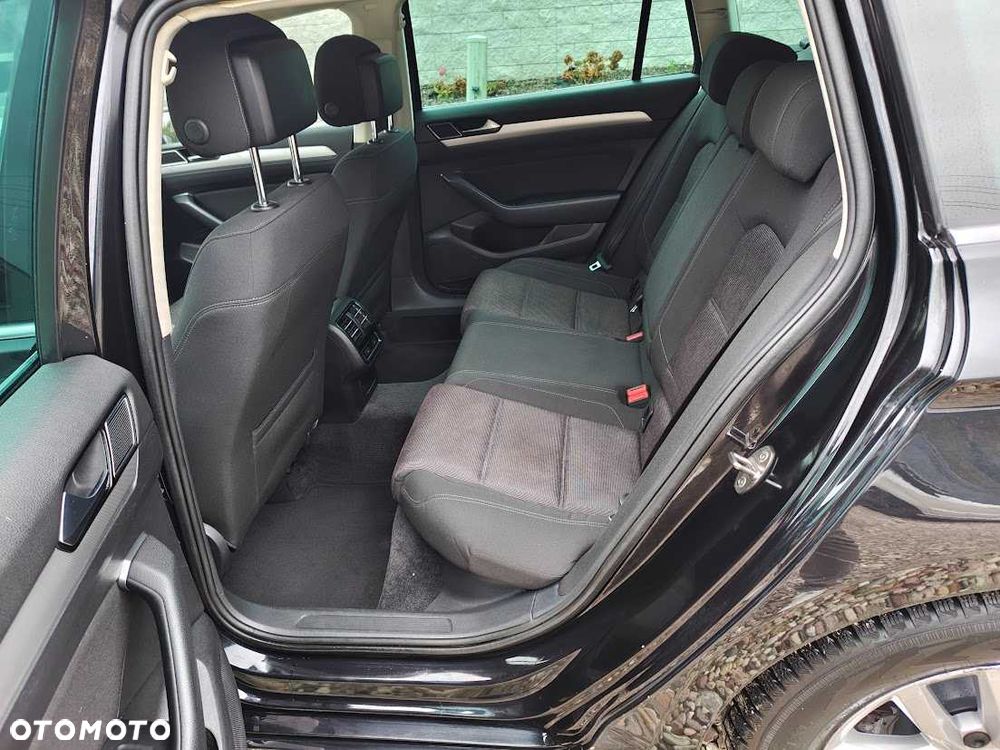 Volkswagen Passat Variant - 10