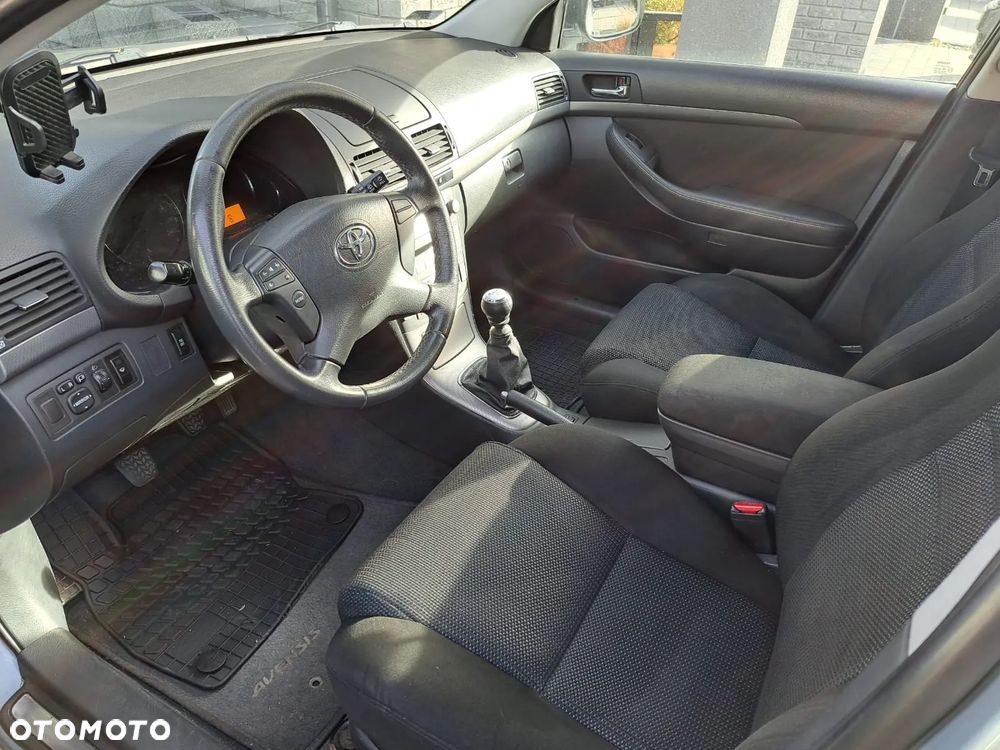 Toyota Avensis Combi 2.0 D-4D - 8