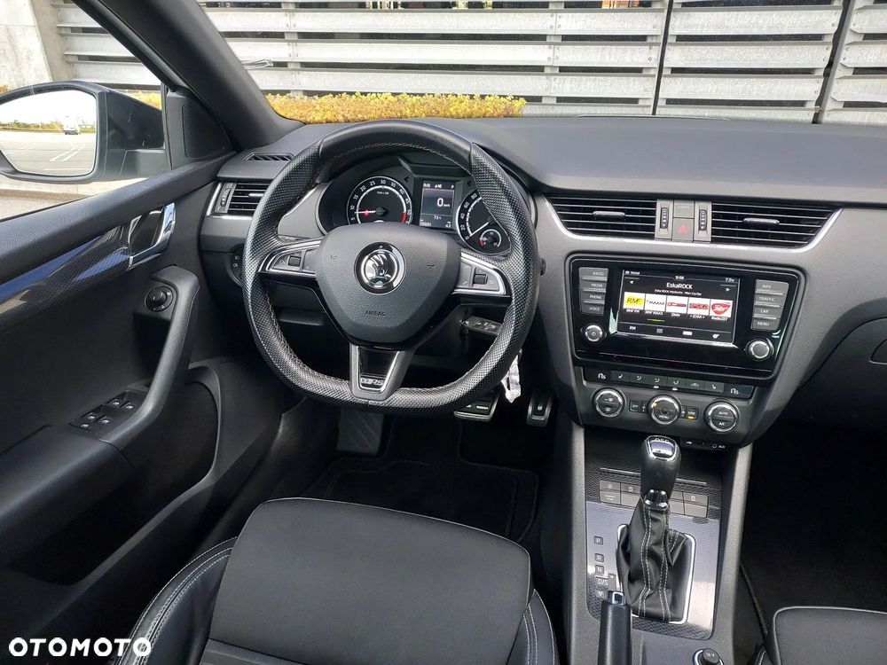Skoda Octavia 2.0 TDI DSG RS - 25