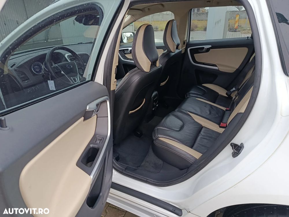 Volvo XC 60 D3 Aut. R Design - 11