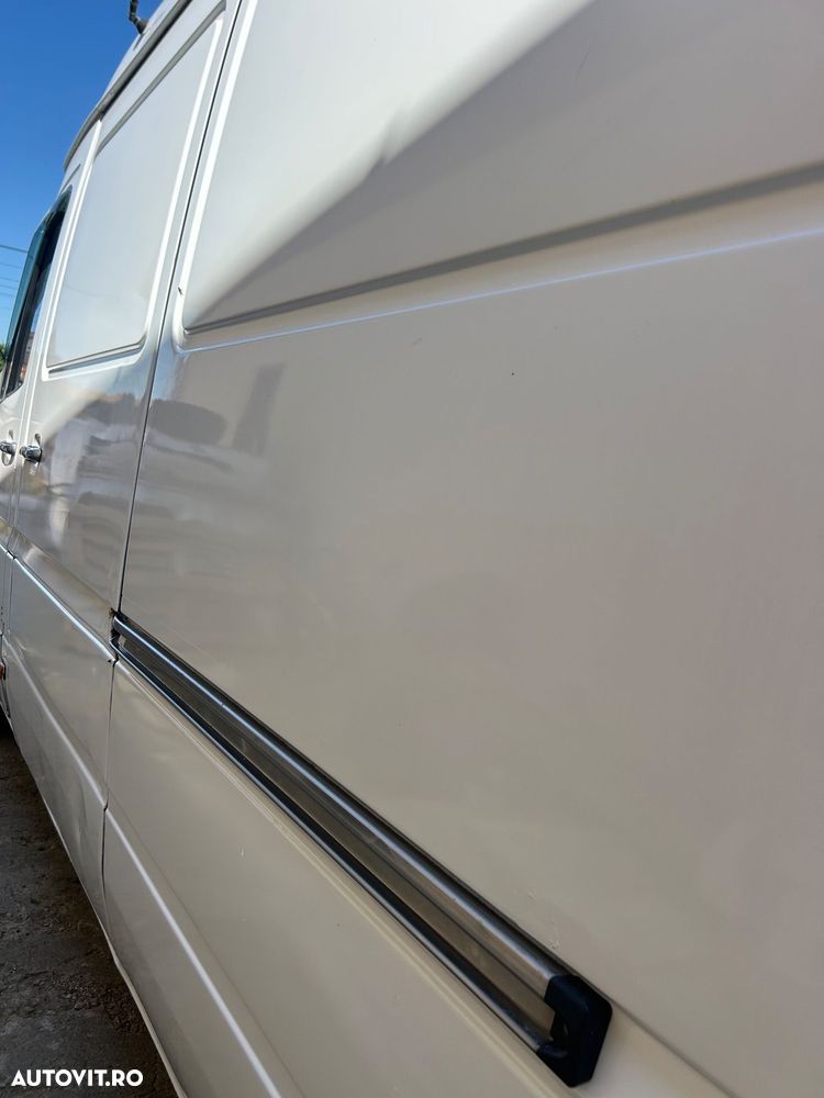 Mercedes-Benz Sprinter - 28