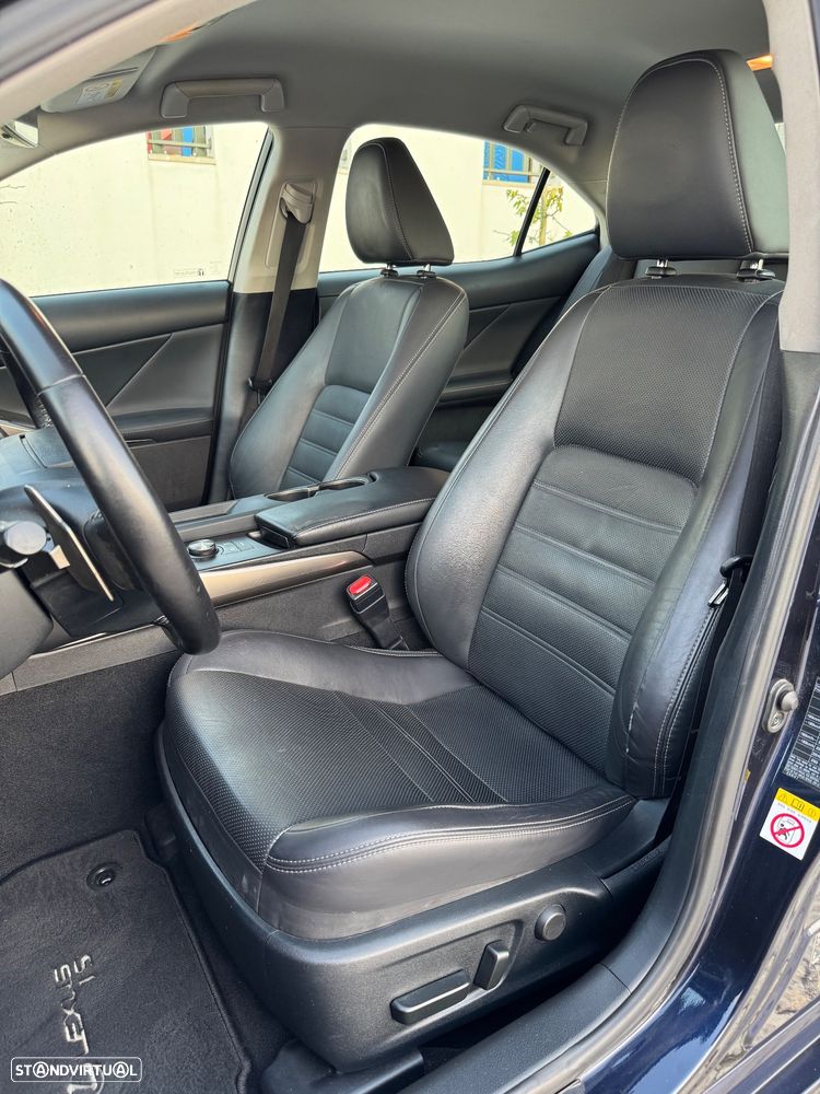 Lexus IS 300H Executive+ - 13