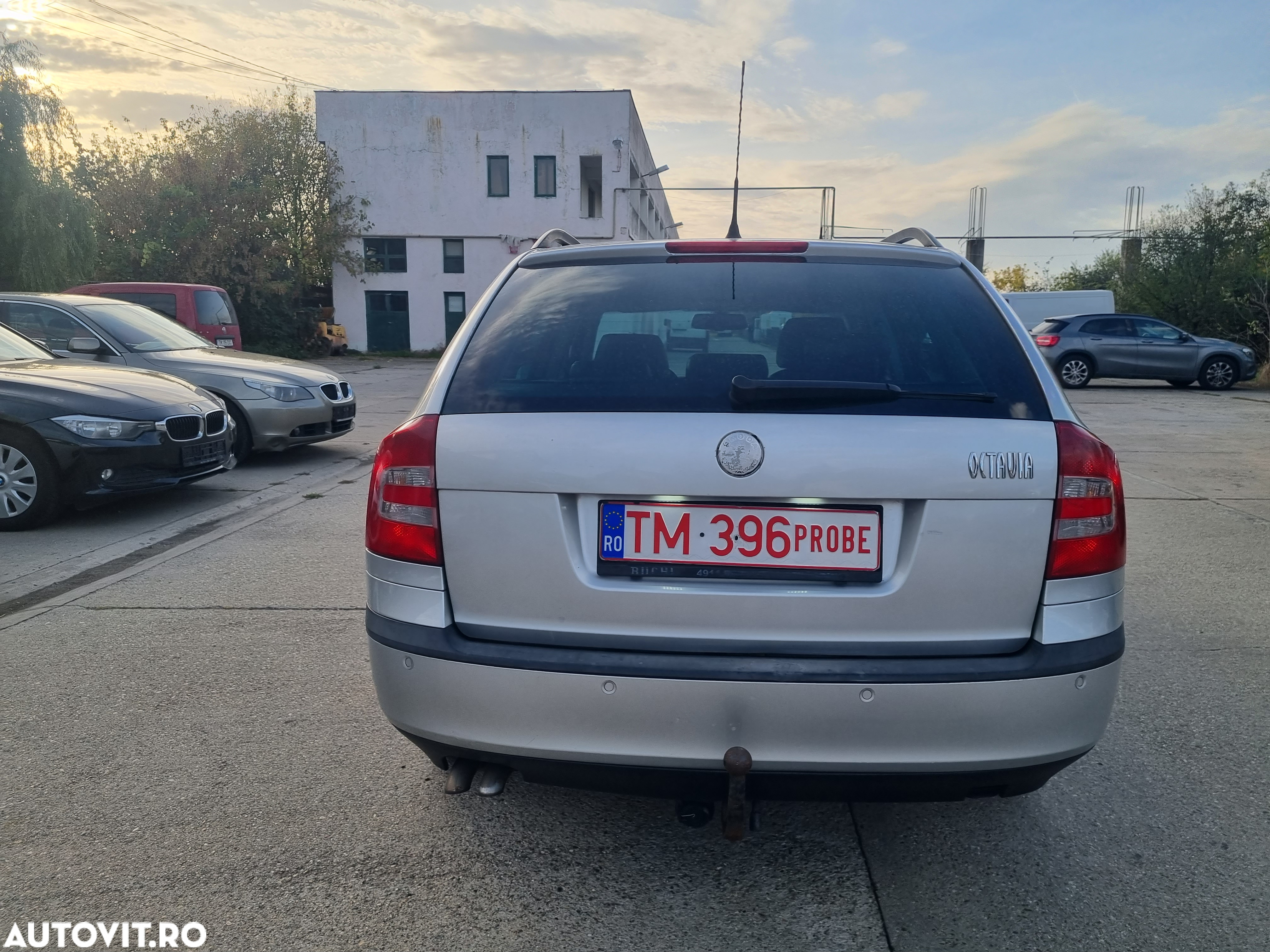 Skoda Octavia Combi 1.9TDI Elegance Aut - 16