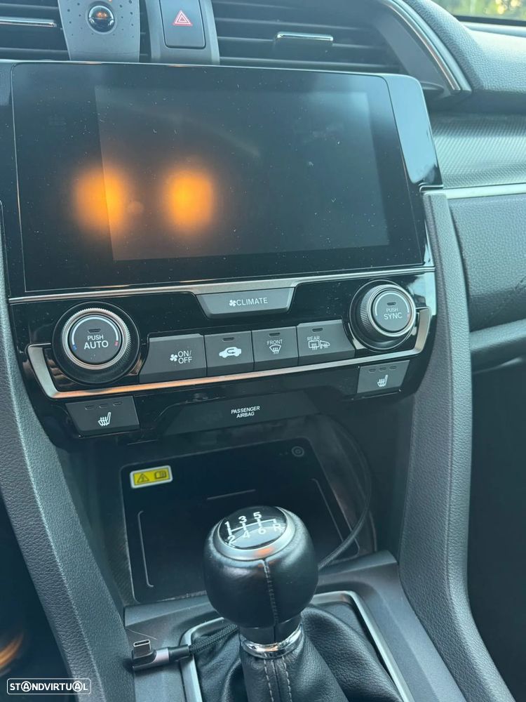 Honda Civic 1.0 i-VTEC Executive Premium - 20