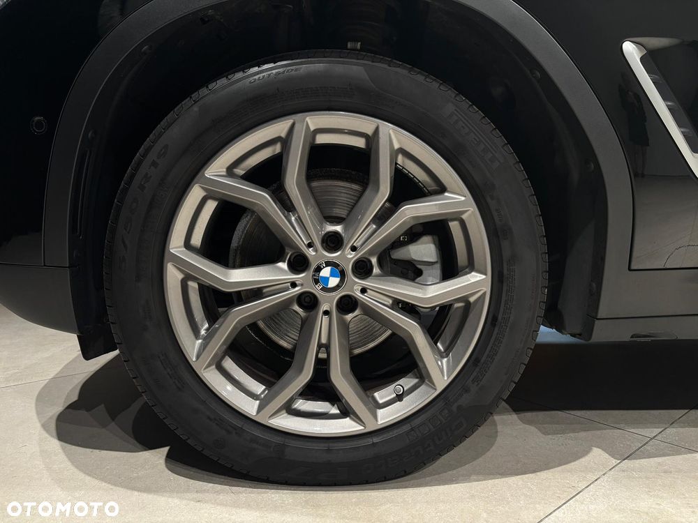 BMW X3 xDrive20d mHEV - 26