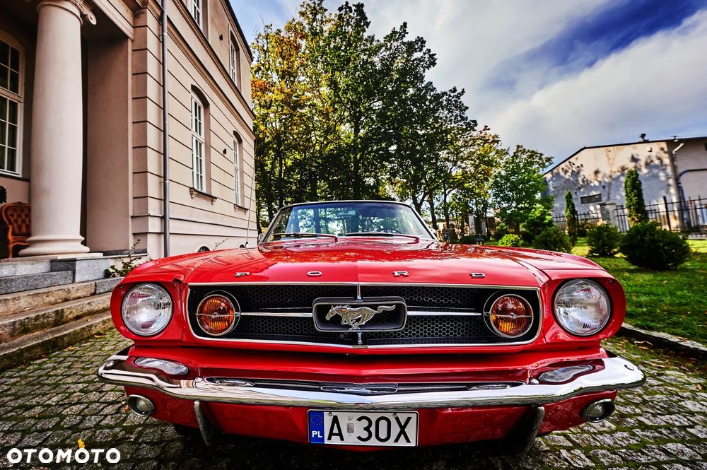 Ford Mustang - 4