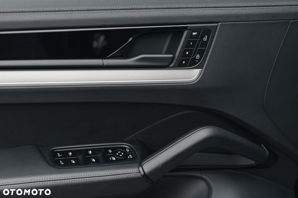 Porsche Cayenne S - 28