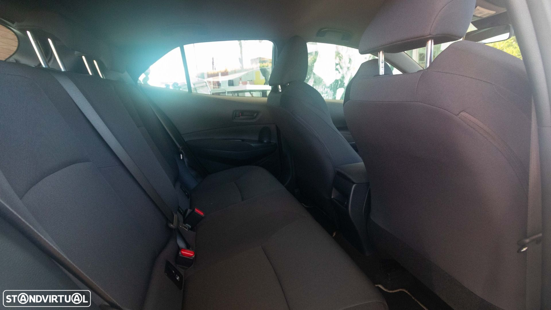 Toyota Corolla 1.8 Hybrid Active - 9