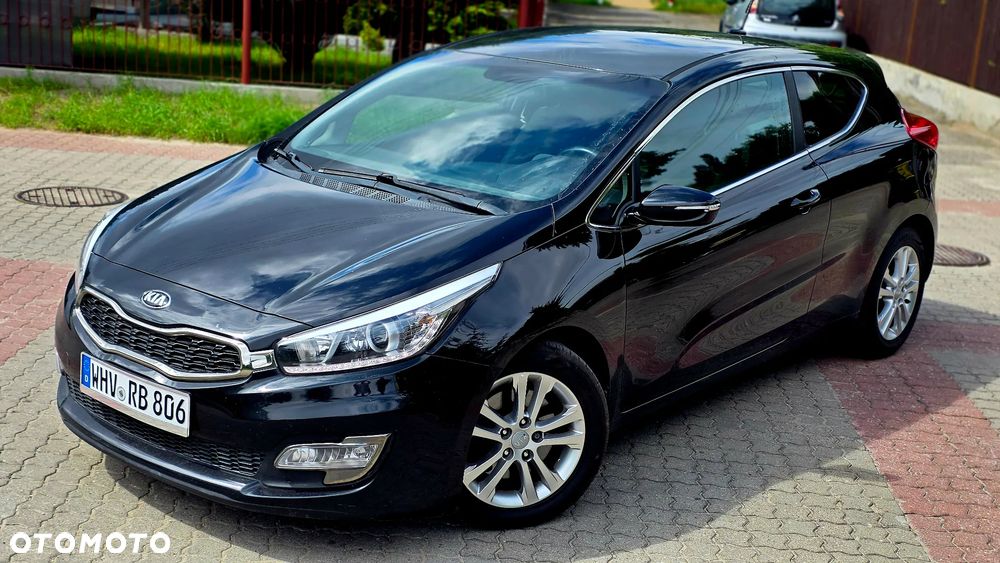 Kia Ceed 1.6 CRDi 115 Dream-Team Edition - 19
