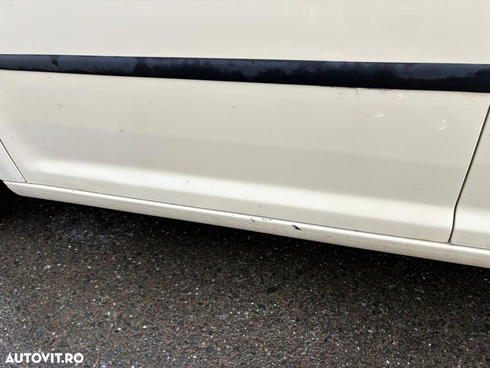 Volkswagen Touran - 16