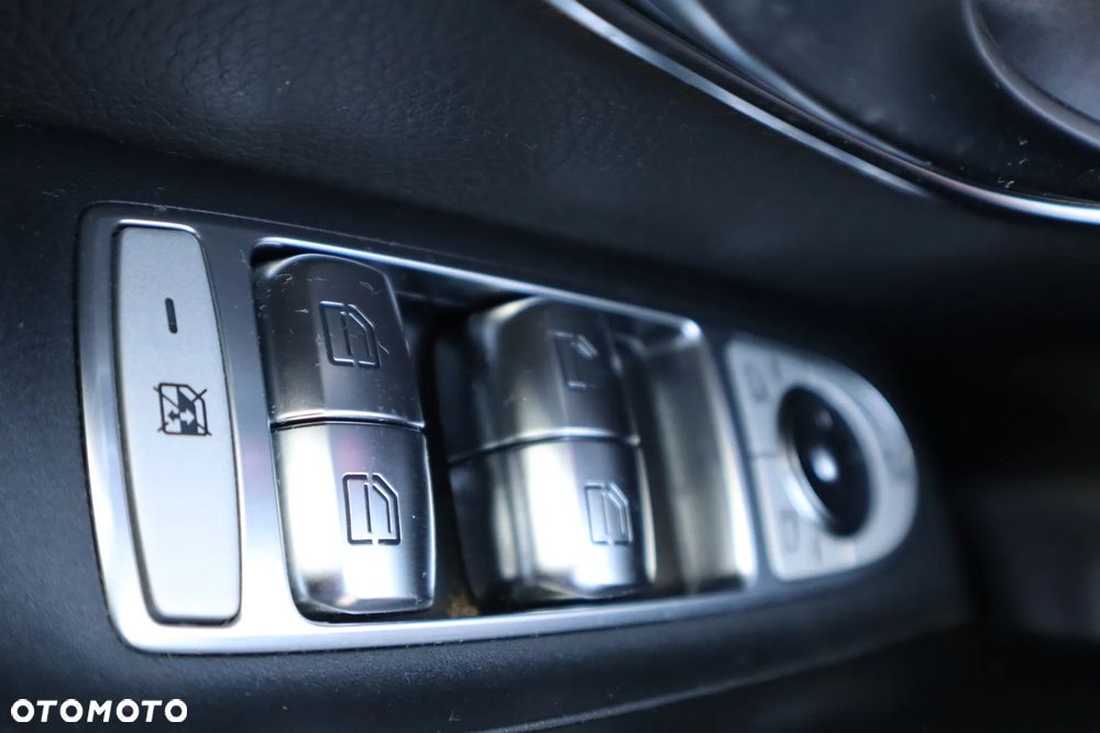 Mercedes-Benz Klasa E 350 d 4-Matic All-Terrain - 28