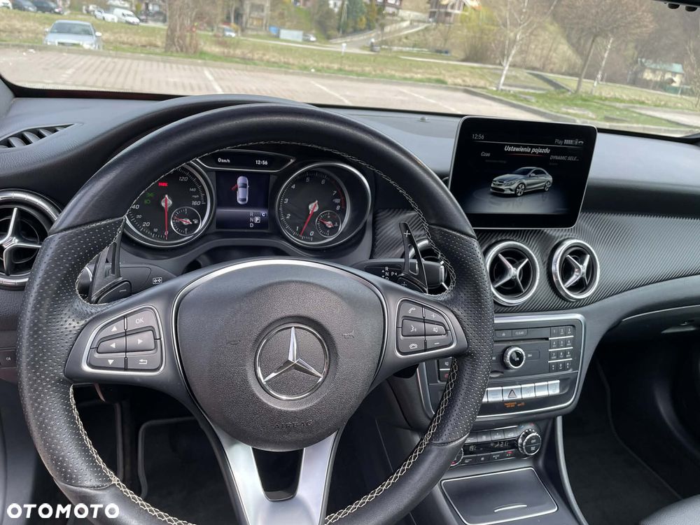 Mercedes-Benz CLA 250 4Matic 7G-DCT Sport - 25