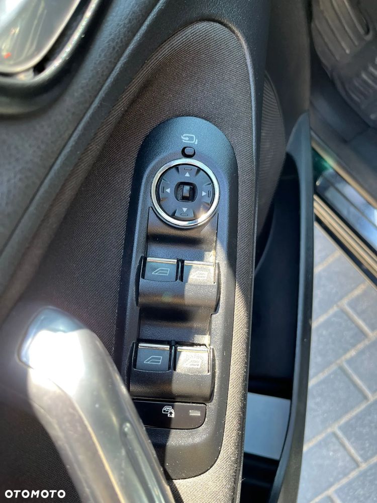 Ford S-Max 2.0 TDCi DPF Titanium - 15