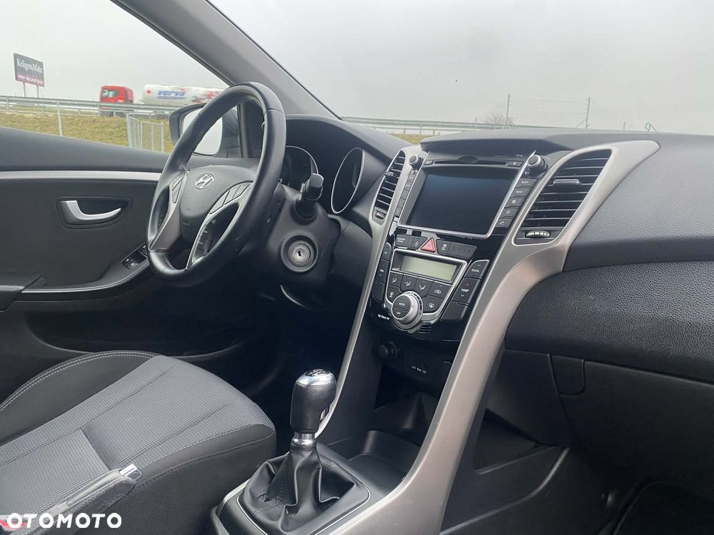 Hyundai i30 1.6 CRDi Premium - 16