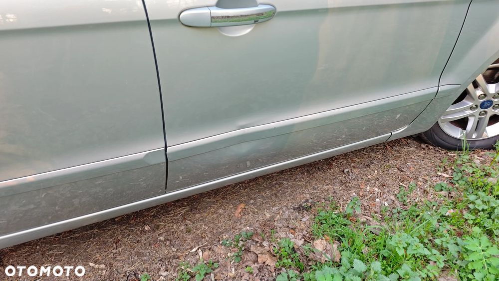 Ford Galaxy 2.0 Ghia - 23