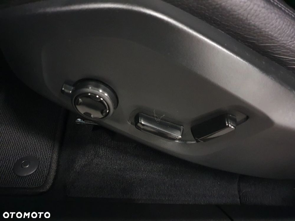 Volvo XC 60 B4 D AWD Geartronic Inscription - 18