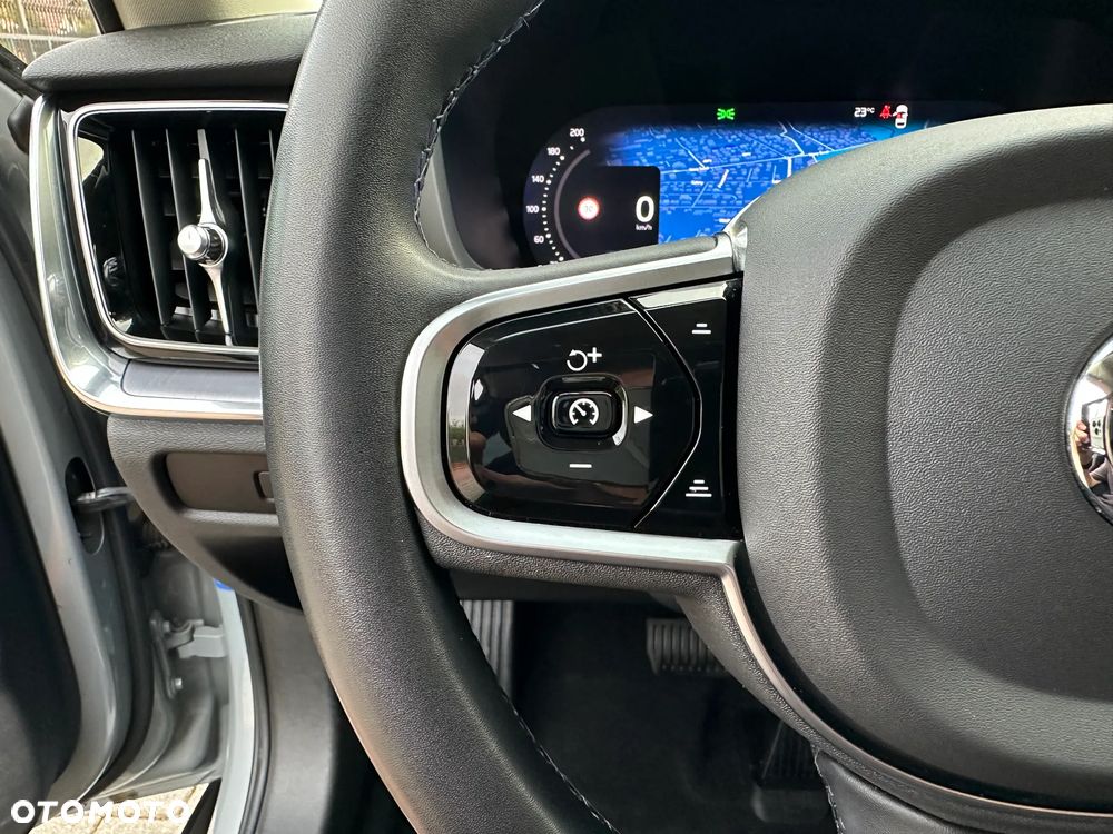 Volvo V60 Cross Country - 19