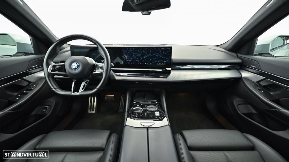 BMW 530 e Pack Desportivo M - 5