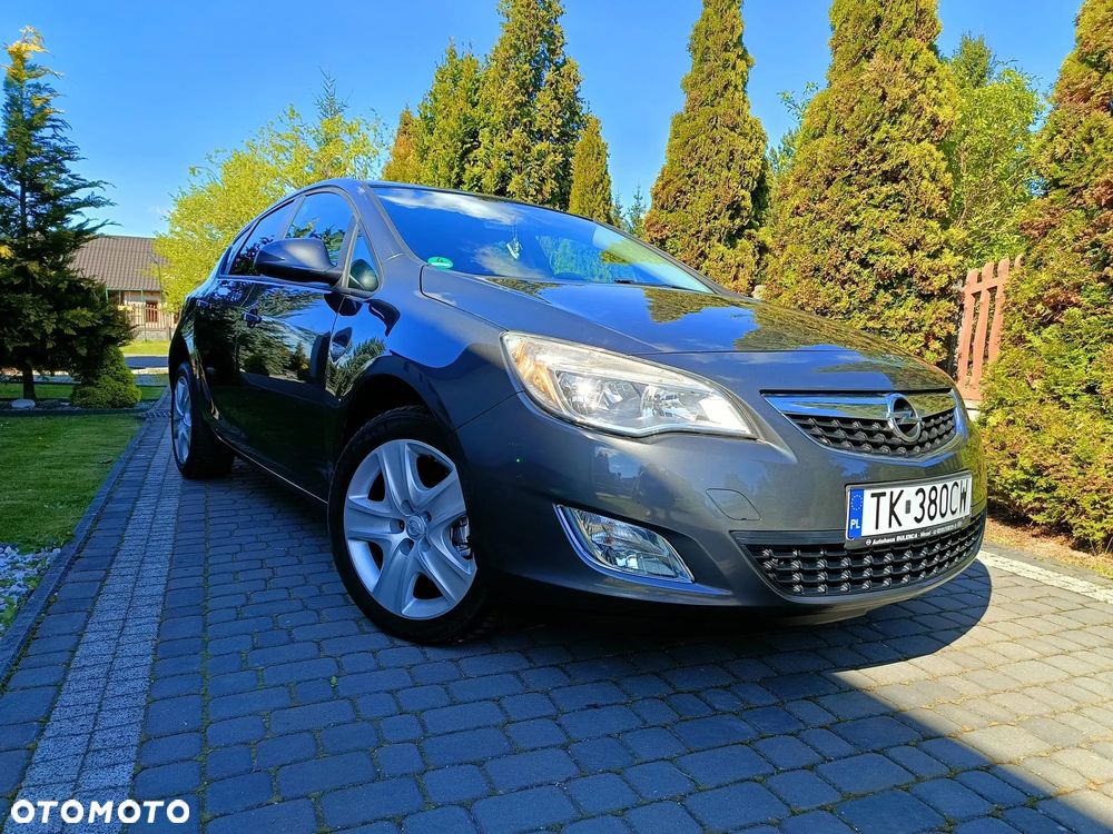 Opel Astra 1.4 T Cosmo - 14