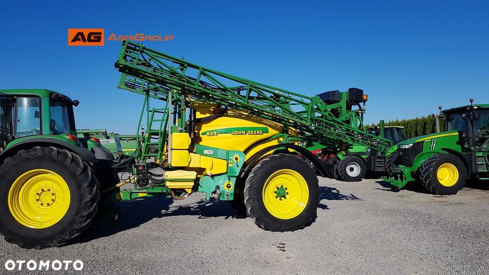 John Deere 824 - 14