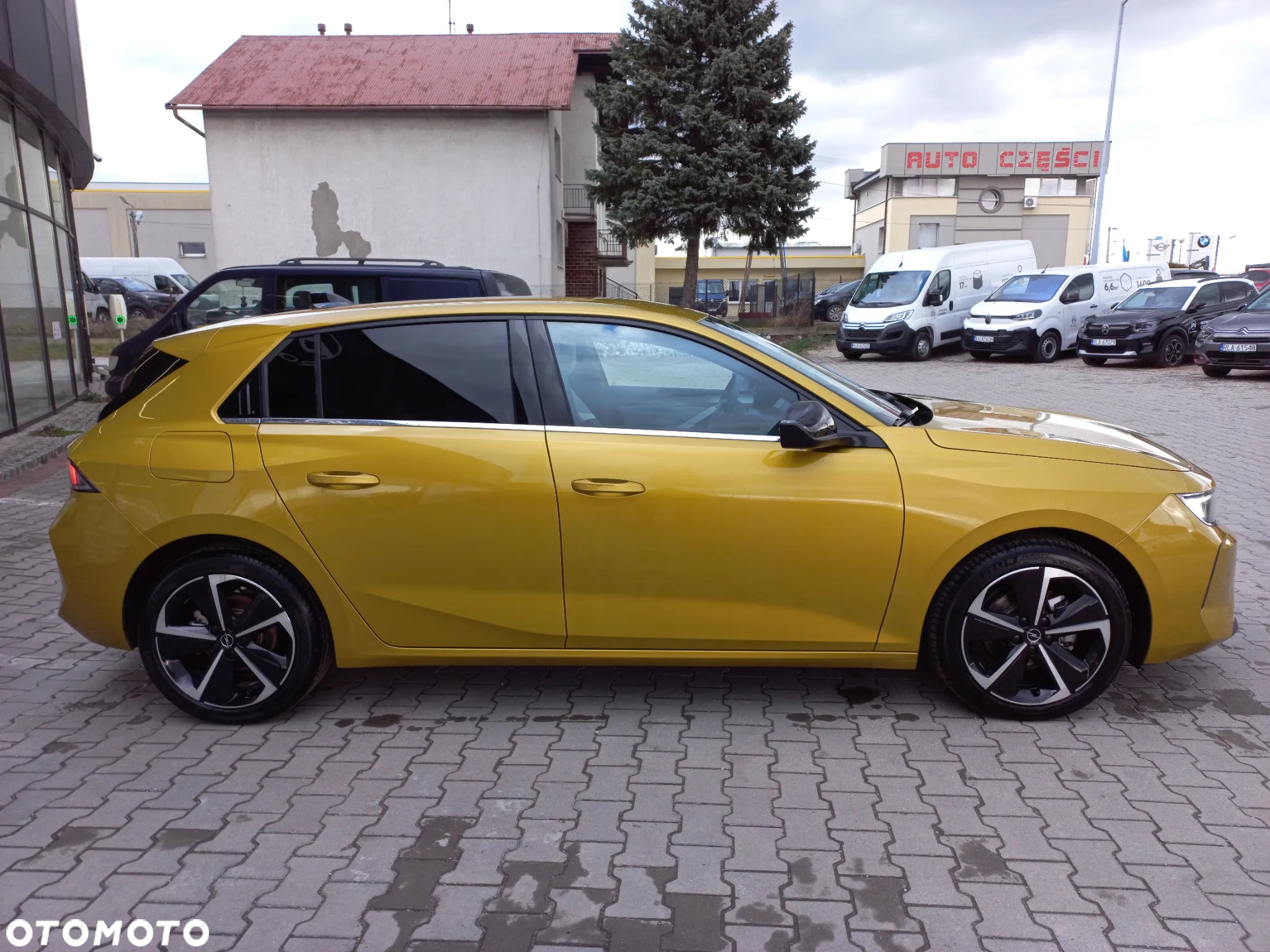 Opel Astra VI 1.2 T Elegance S&S - 4