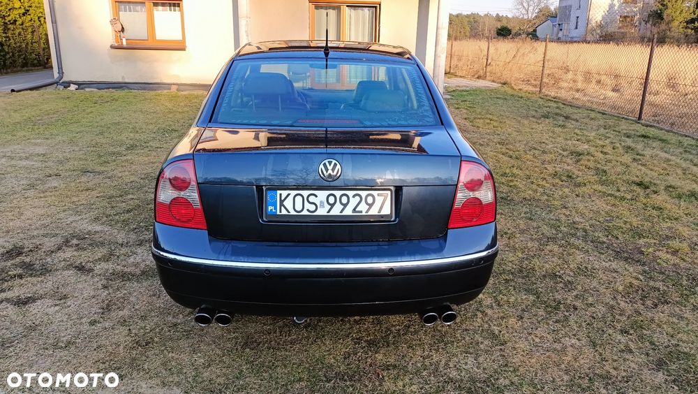 Volkswagen Passat 2.5 TDI 4Mot Highline - 24
