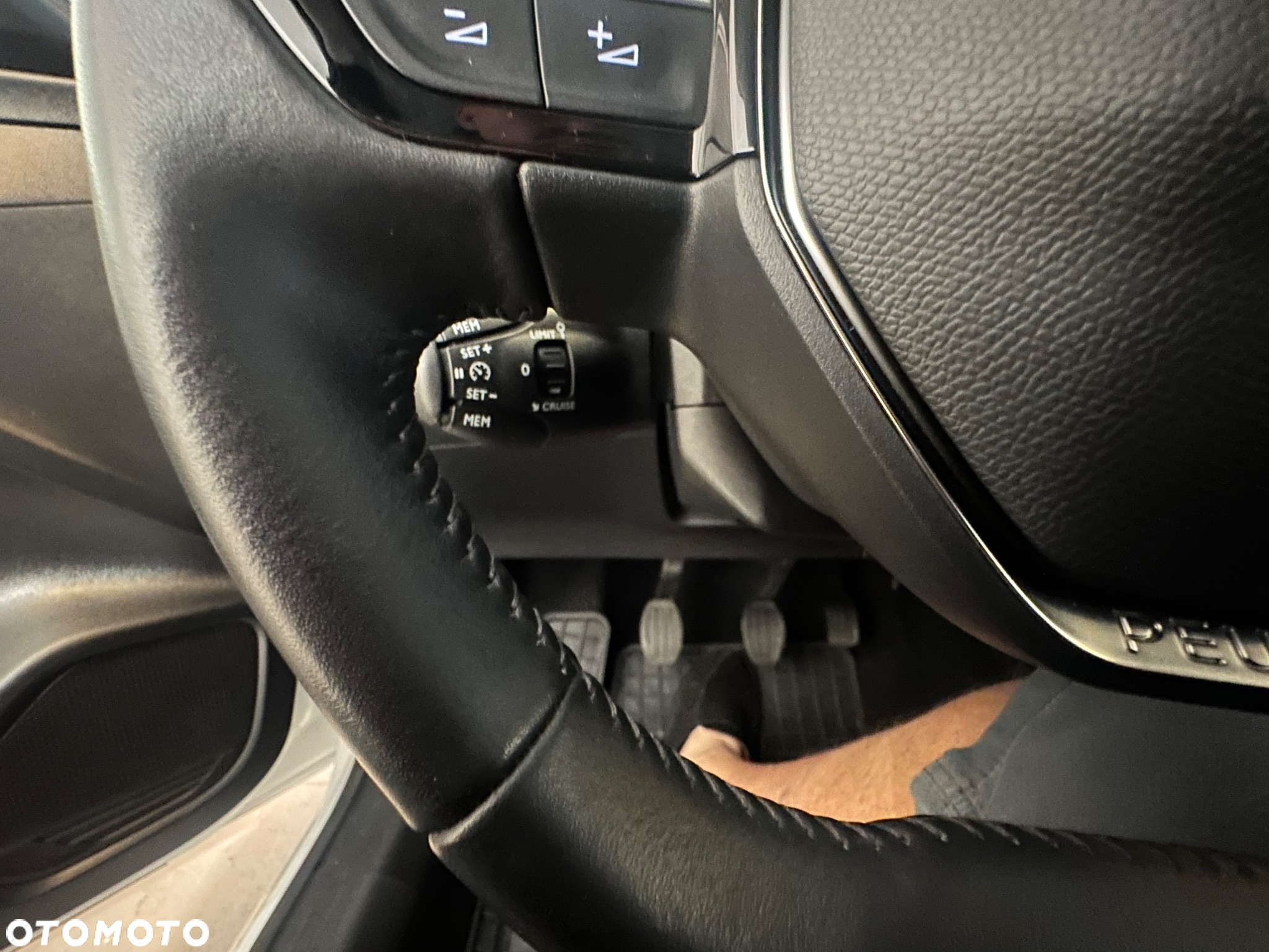Peugeot 208 1.2 PureTech Style S&S - 18
