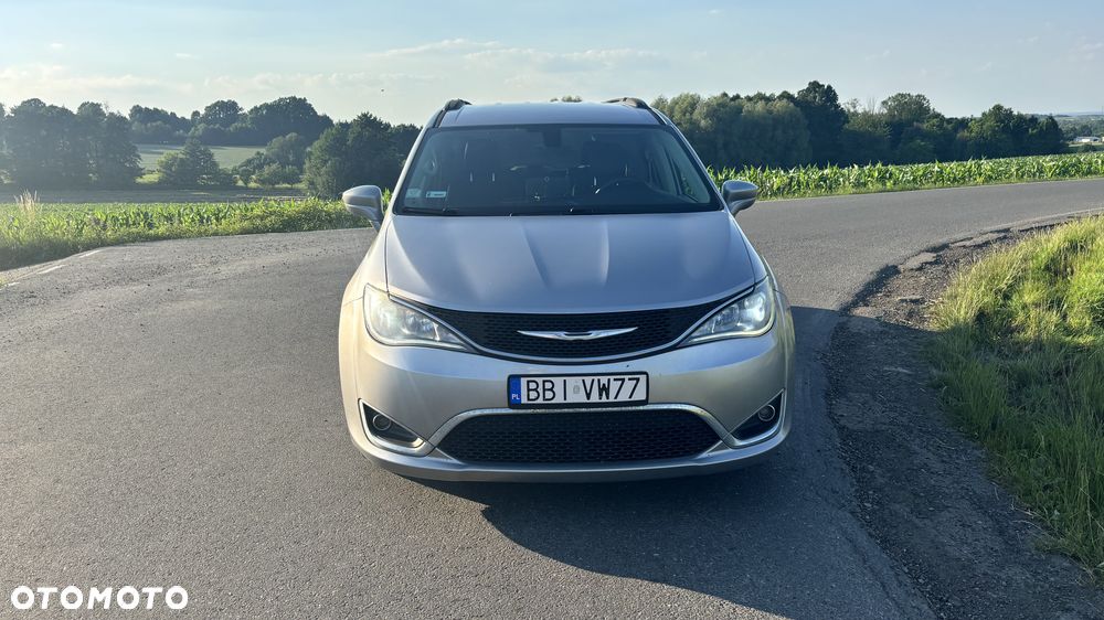 Chrysler Pacifica - 39