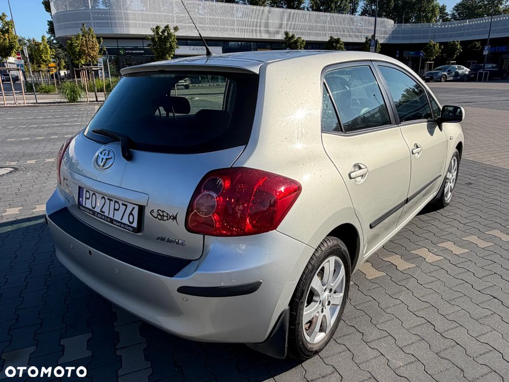 Toyota Auris 1.6 VVT-i Executive - 12