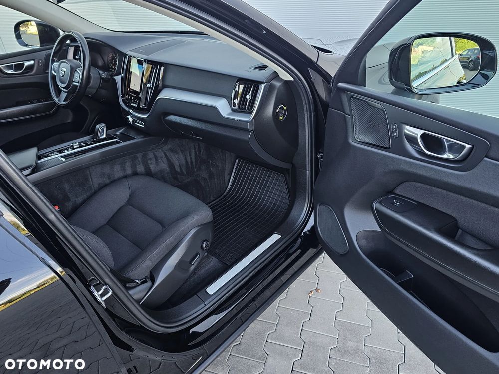Volvo XC 60 B4 D Geartronic Momentum Pro - 9