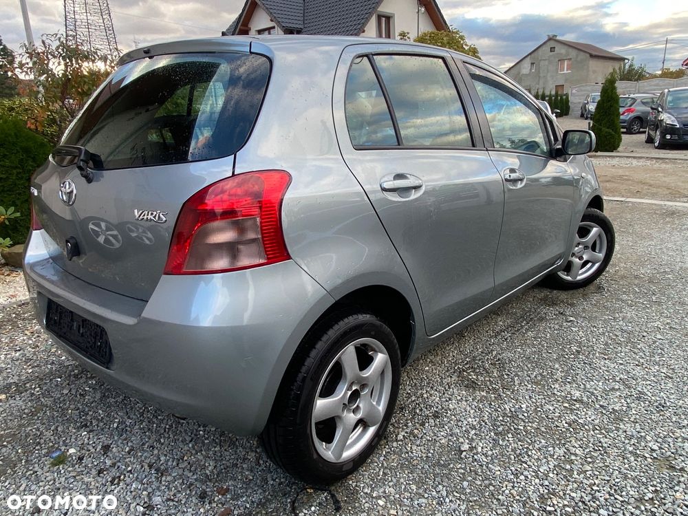 Toyota Yaris 1.3 VVT-i Executive - 2