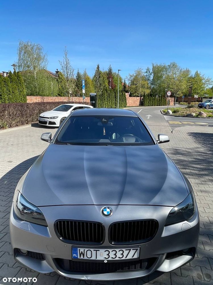 BMW Seria 5 525d xDrive - 2