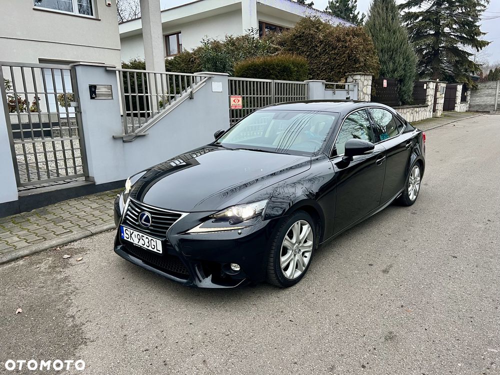 Lexus IS 300h Prestige EU6 - 1