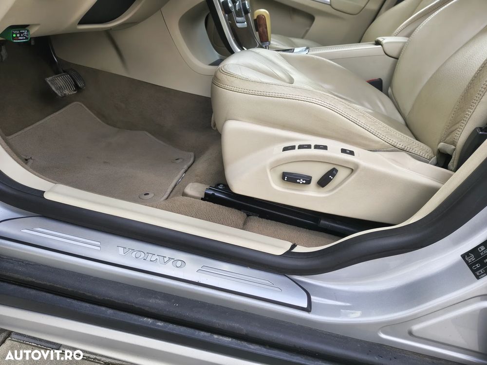 Volvo XC 60 D5 AWD Aut. Summum - 7