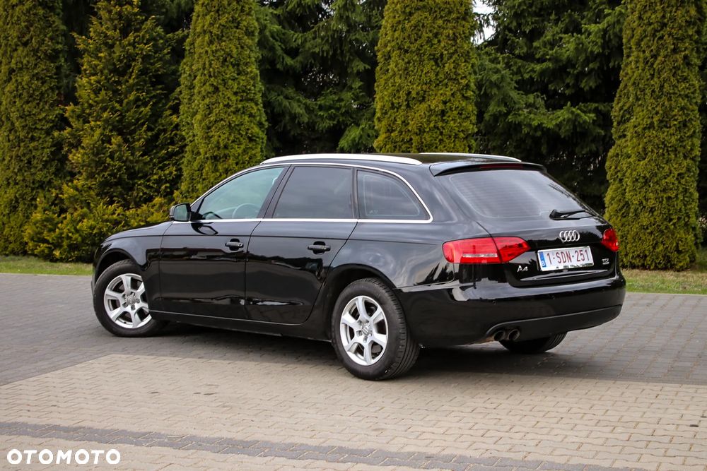Audi A4 Avant - 16