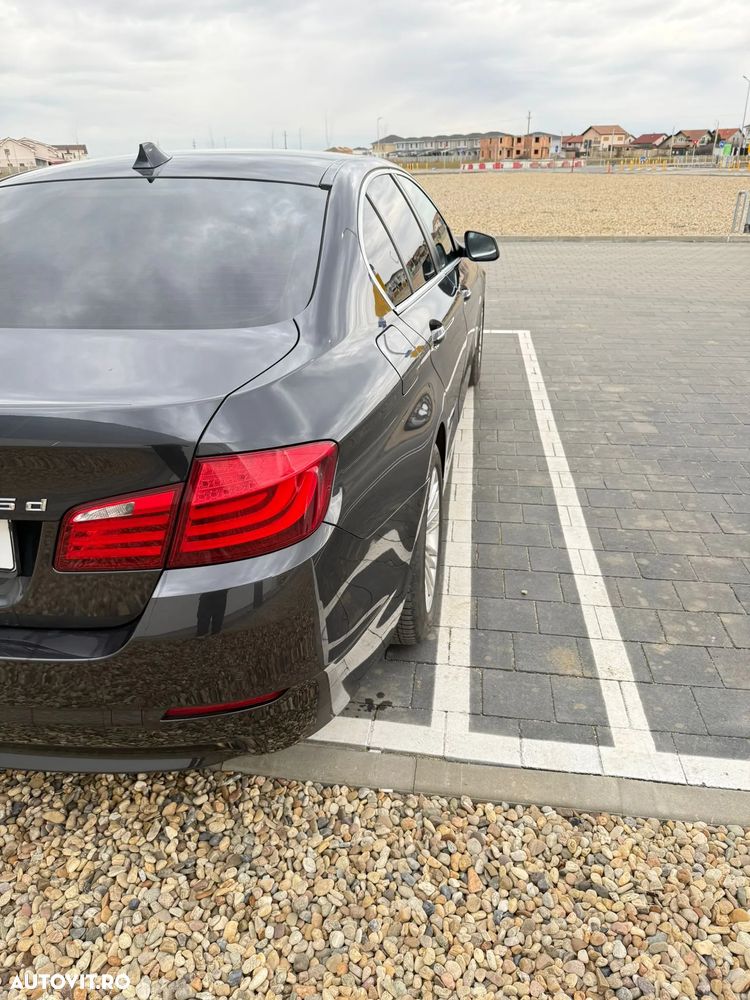 BMW Seria 5 525d xDrive - 5