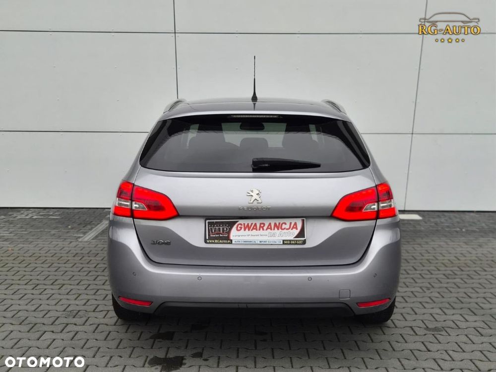 Peugeot 308 - 8