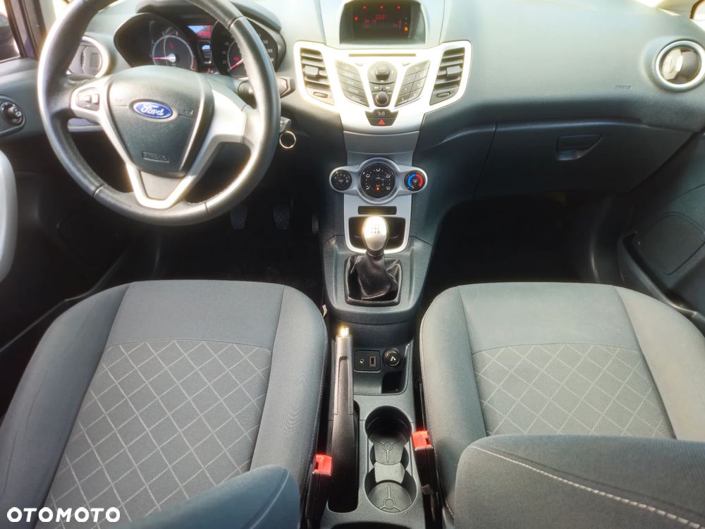 Ford Fiesta 1.25 Celebration - 10