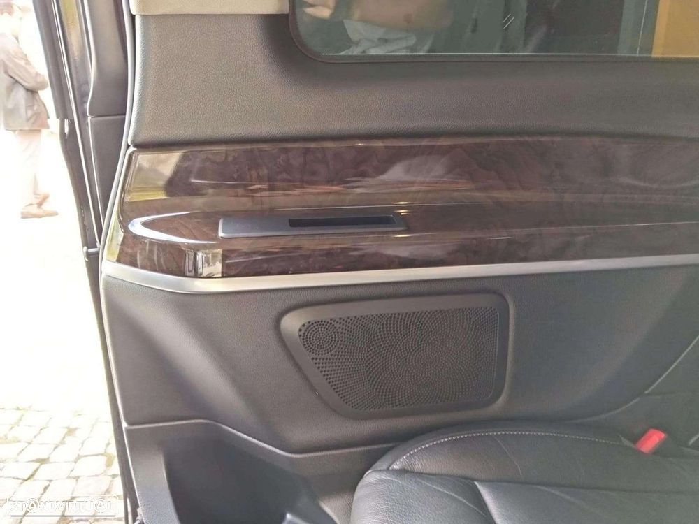 Mercedes-Benz V 220 d Longo Avantgarde Aut. - 19