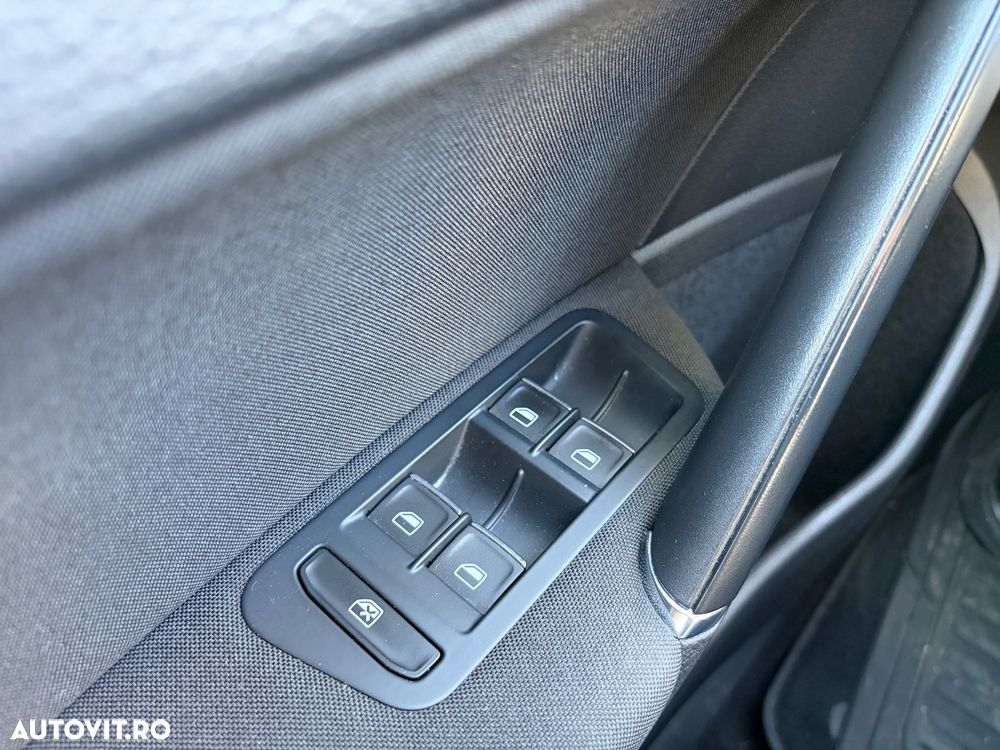 Volkswagen Golf 1.4 TSI BMT Highline - 18