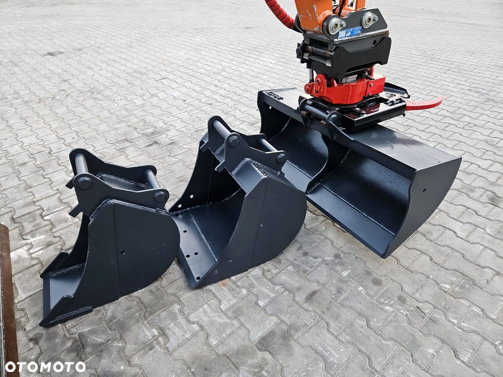 Hitachi DEMO , 229 godzin 2025 rok . ZX33U-6 ZX33 ZX33-6 ZX26 ZX 33 U - 6 | 2025 | DEMO Wersja | 229 mth | MINIKOPARKA - 18