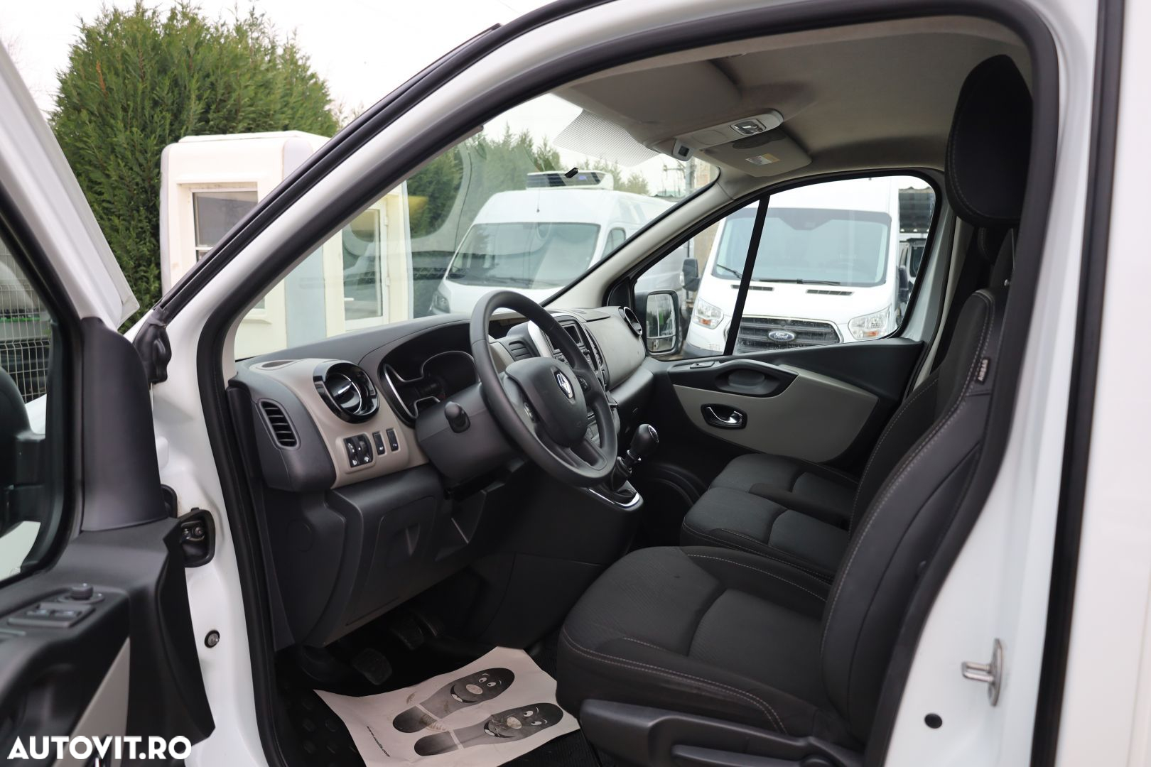 Renault Trafic - 11