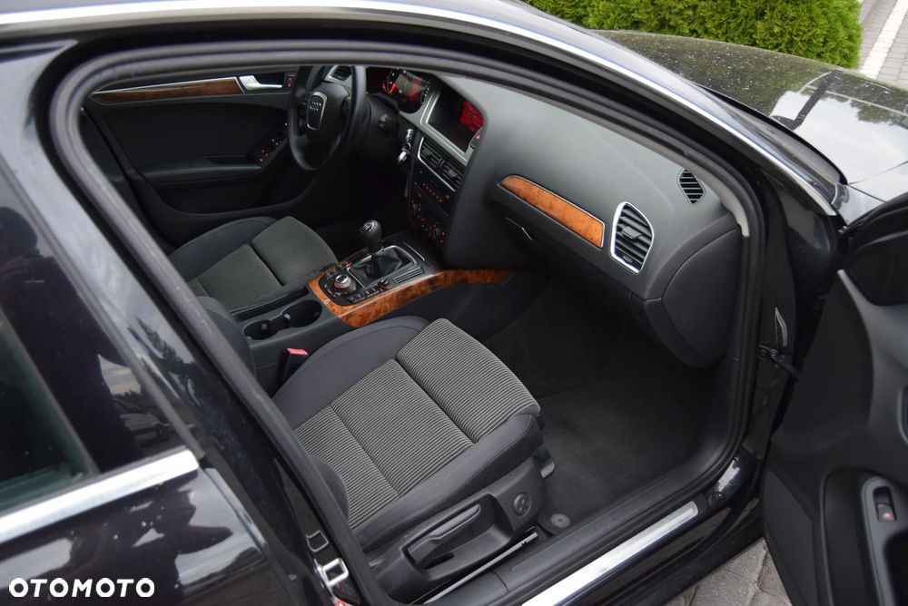 Audi A4 Avant 1.8 TFSI Ambiente - 8