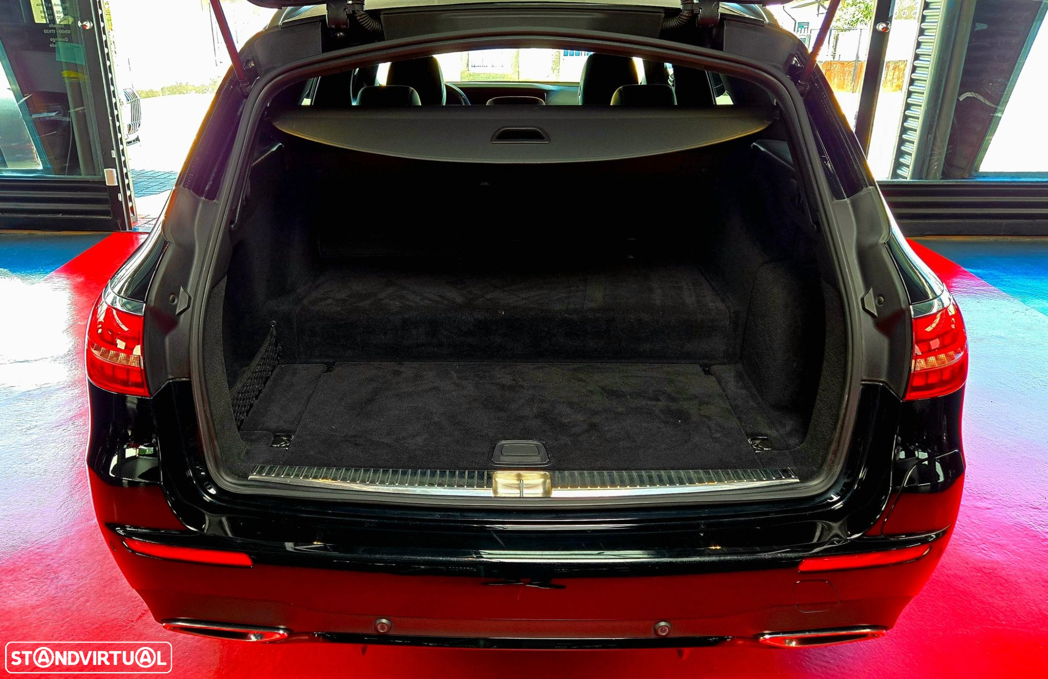 Mercedes-Benz E 300 de AMG Line 4Matic - 24