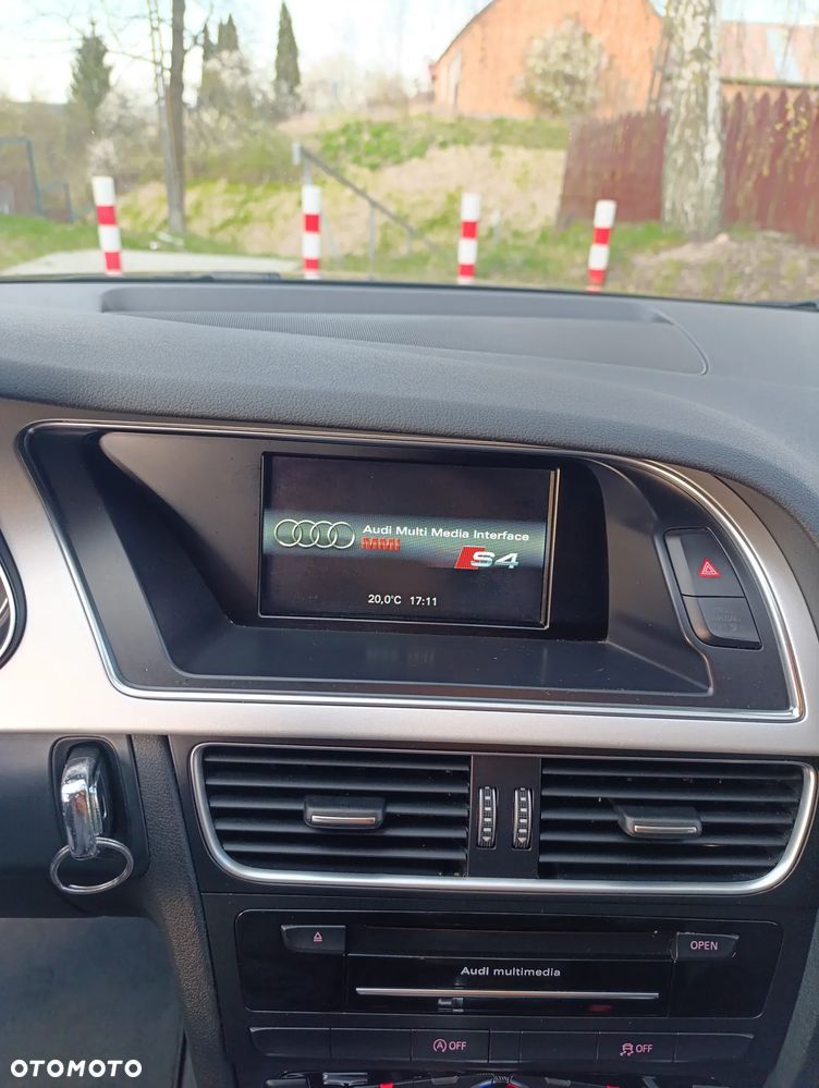 Audi A4 Avant 2.0 TDI DPF clean diesel multitronic Ambiente - 15